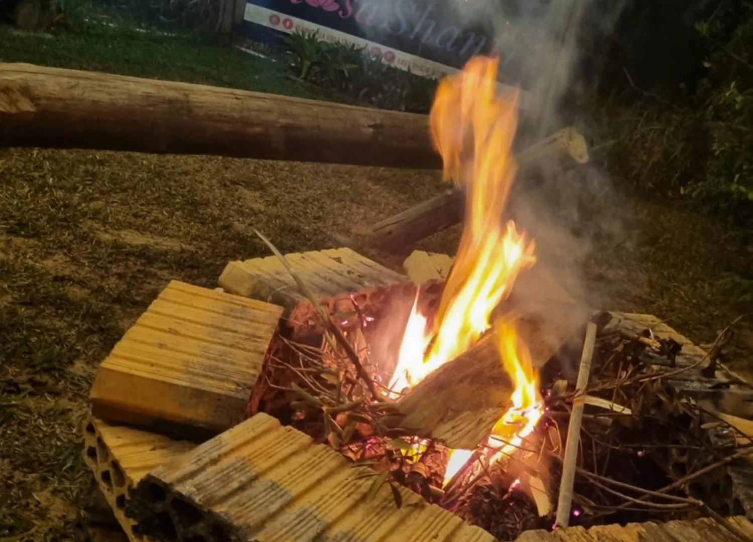 Han/Misafirhane Pousada Rosa Shanti, Cafe Da Manha Opcional, Apenas 4 Cabanas, Piscina, Estacionamento Privativo, Area De Festas Com Churrasqueira E Cervejeira, Cantinho Da Fogueira, Localizado Junto A Natureza Praia do Rosa Brezilya