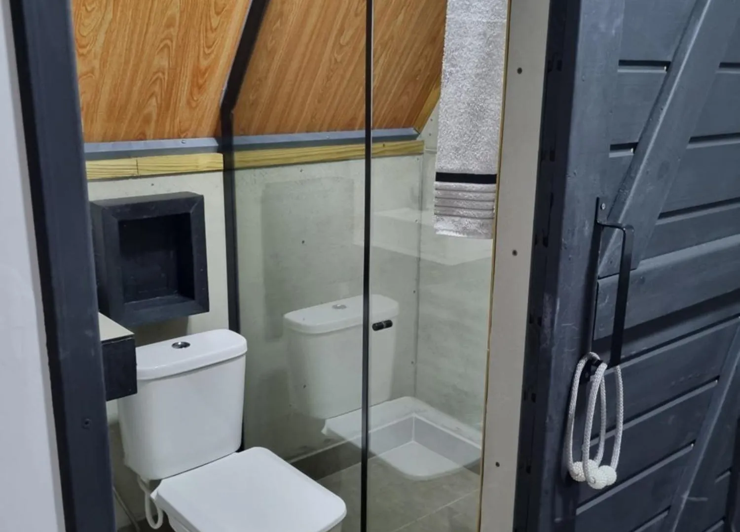 Pousada Rosa Shanti, Cafe Da Manha Opcional, Apenas 4 Cabanas, Piscina, Estacionamento Privativo, Area De Festas Com Churrasqueira E Cervejeira, Cantinho Da Fogueira, Localizado Junto A Natureza Praia do Rosa Zajazd